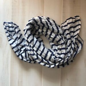 Lightweight striped scarf